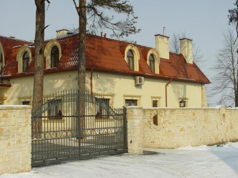 Krysztalowy Palacyk Козенице Экстерьер фото
